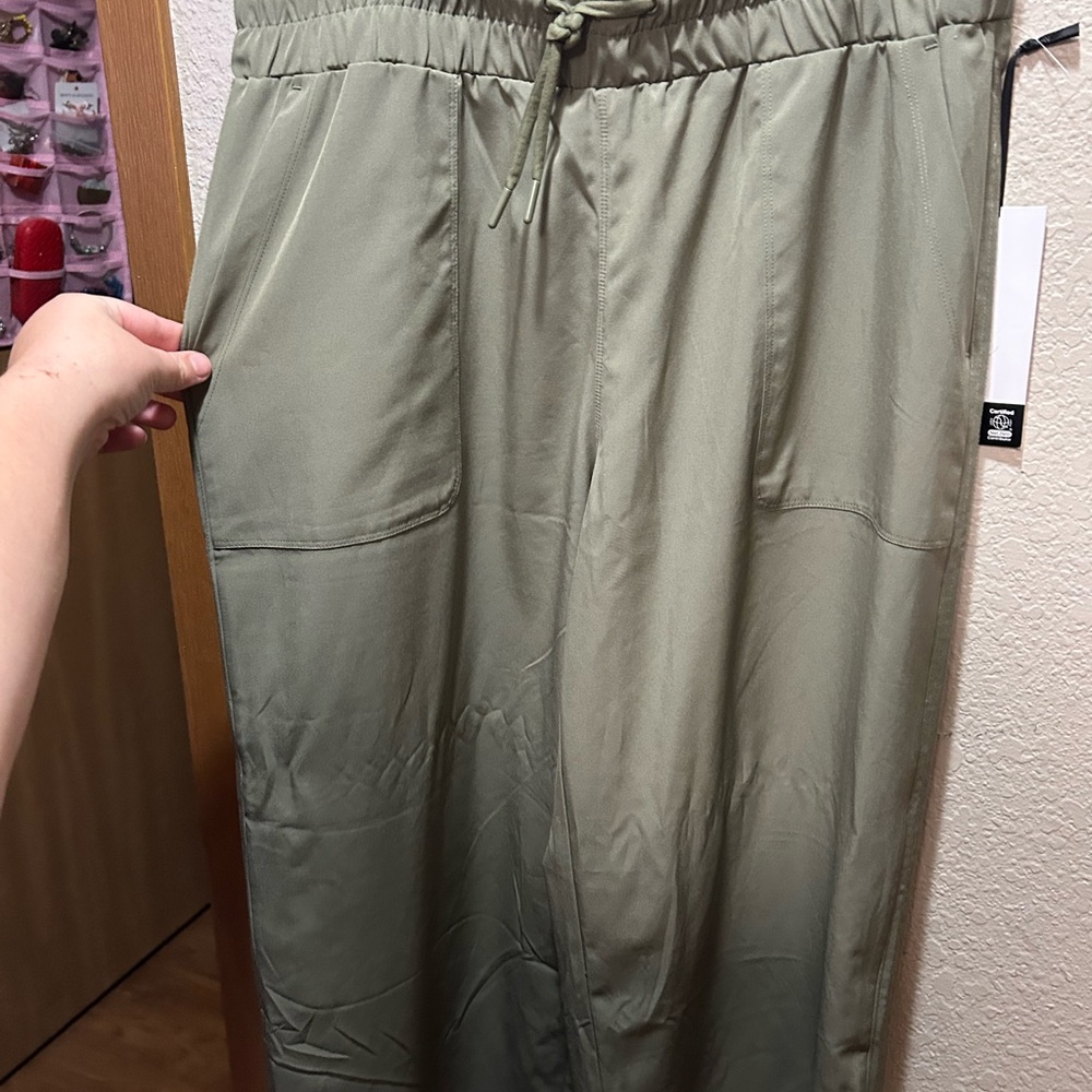 Mondetta Men’s Olive Joggers